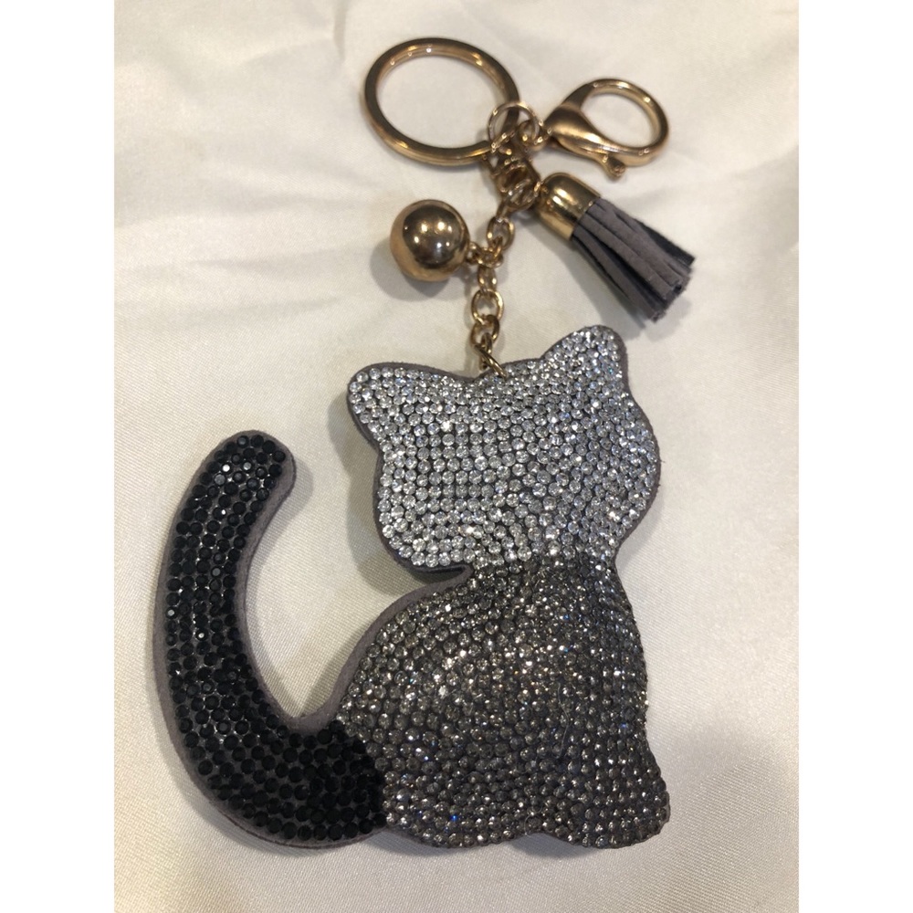 Cute rhinestone cat keychain